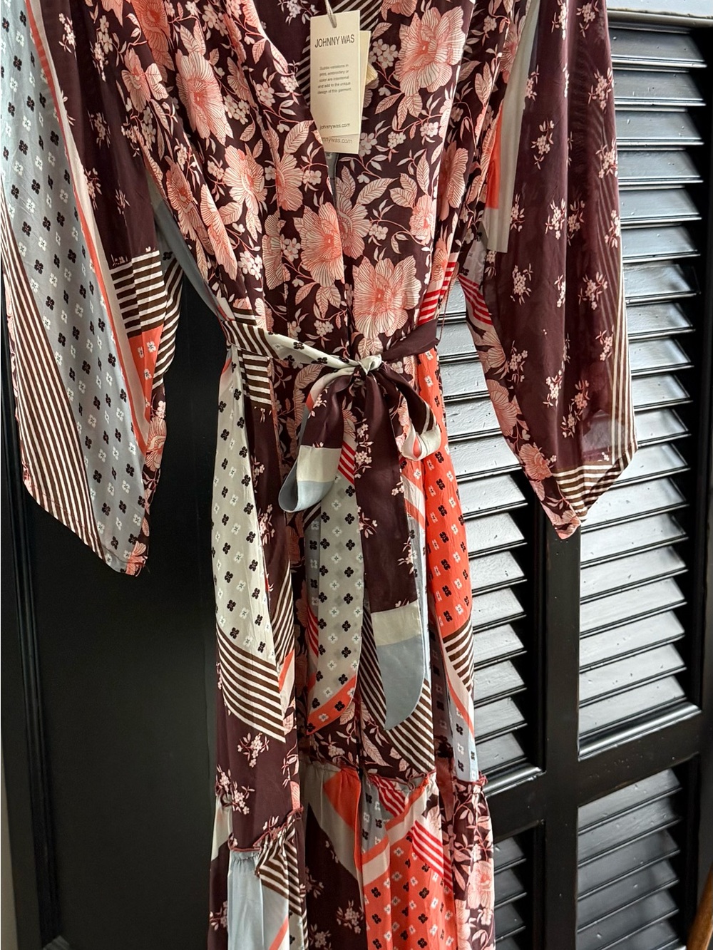 Johnny Was “Roslyn Astrid” Georgette Kimono. Covered Button Snaps. 54” Long NWT